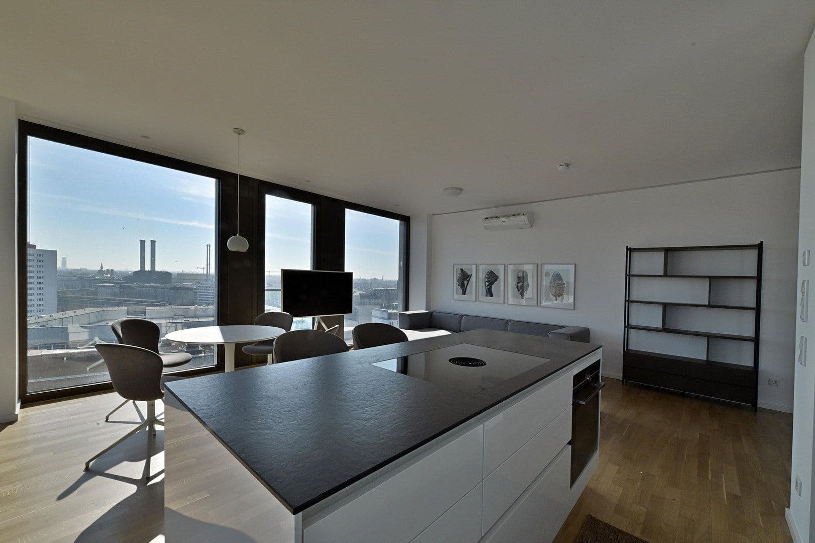 Prenájom bytu 3-izbový 93 m², Voltairestrasse 11, Berlin Mitte, Berlín Prenájom bytu 3-izbový 93 m², Voltairestrasse 11, Berlin Mitte, Berlín