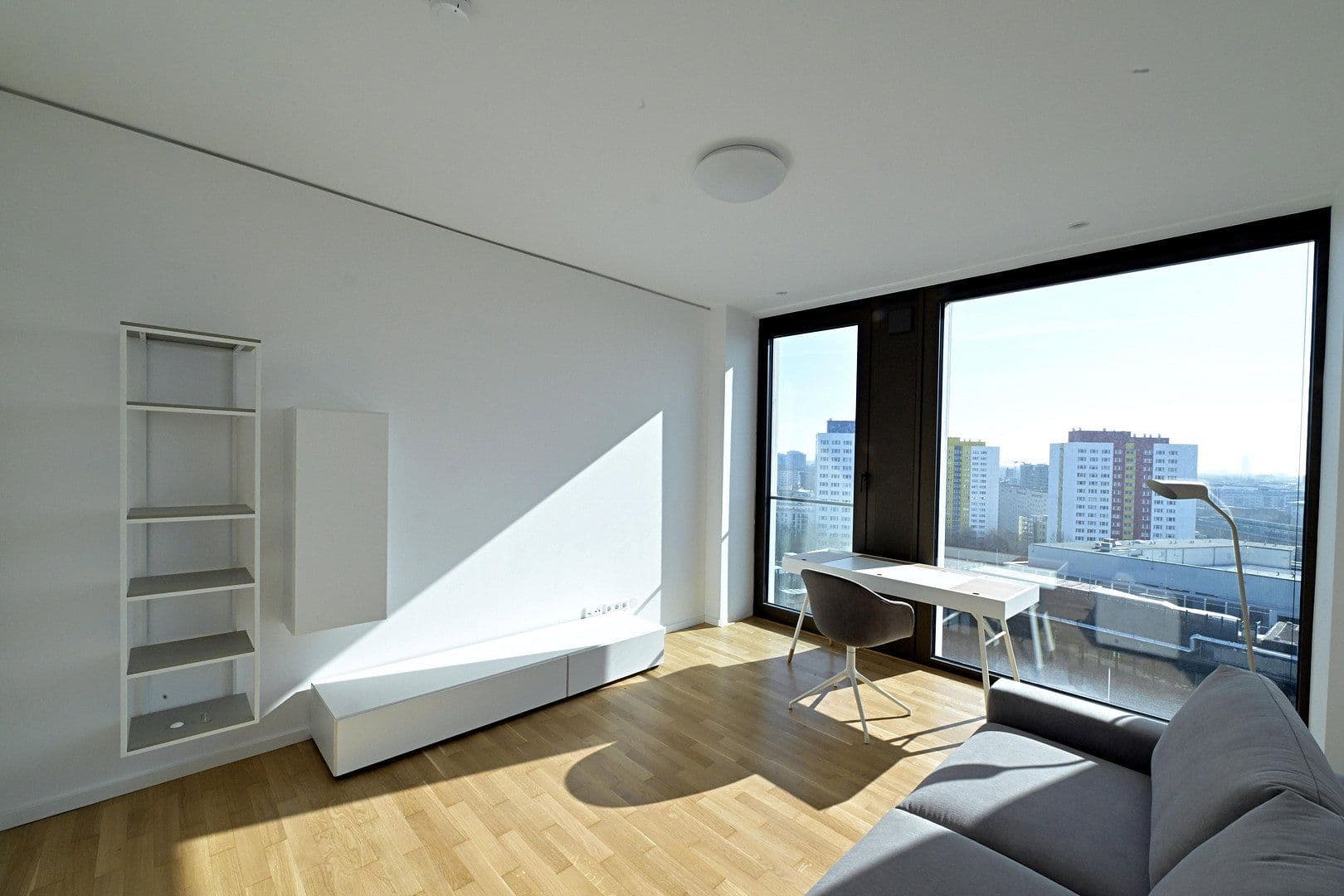 Prenájom bytu 3-izbový 93 m², Voltairestrasse 11, Berlin Mitte, Berlín Prenájom bytu 3-izbový 93 m², Voltairestrasse 11, Berlin Mitte, Berlín