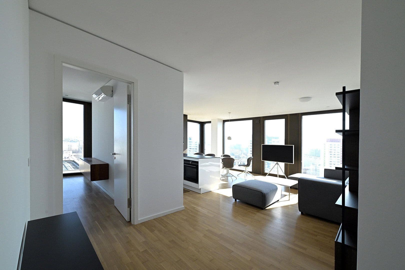 Prenájom bytu 3-izbový 93 m², Voltairestrasse 11, Berlin Mitte, Berlín Prenájom bytu 3-izbový 93 m², Voltairestrasse 11, Berlin Mitte, Berlín