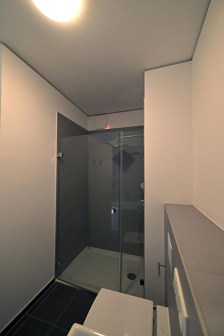 Prenájom bytu 3-izbový 93 m², Voltairestrasse 11, Berlin Mitte, Berlín Prenájom bytu 3-izbový 93 m², Voltairestrasse 11, Berlin Mitte, Berlín