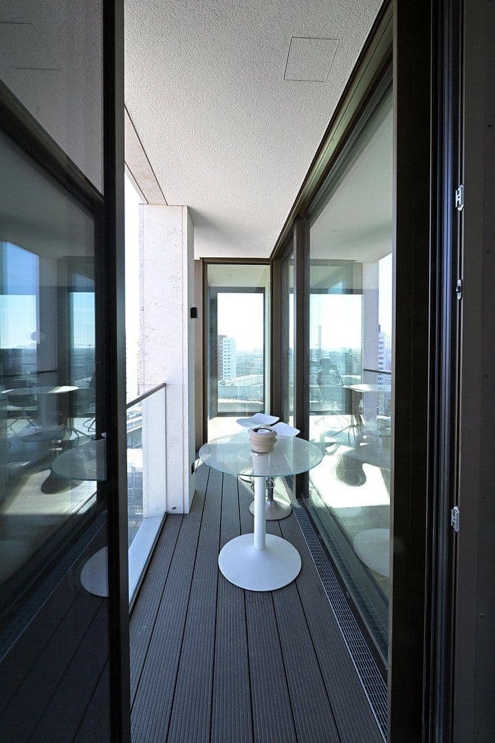 Prenájom bytu 3-izbový 93 m², Voltairestrasse 11, Berlin Mitte, Berlín Prenájom bytu 3-izbový 93 m², Voltairestrasse 11, Berlin Mitte, Berlín