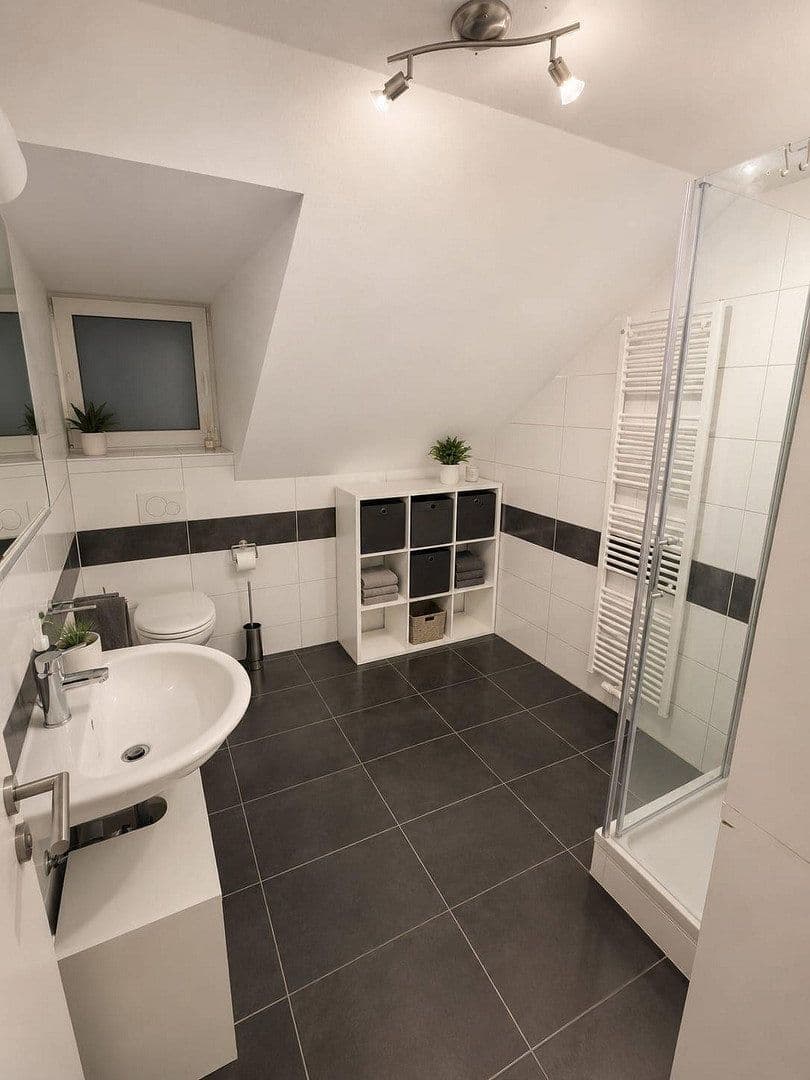 Prenájom bytu 7-izbový 120 m², Gießen, Hesensko Prenájom bytu 7-izbový 120 m², Gießen, Hesensko