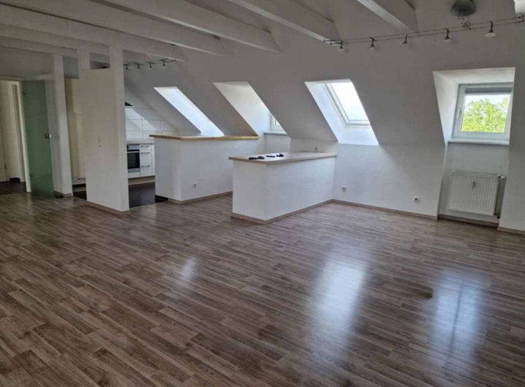 Prenájom bytu 7-izbový 120 m², Gießen, Hesensko Prenájom bytu 7-izbový 120 m², Gießen, Hesensko