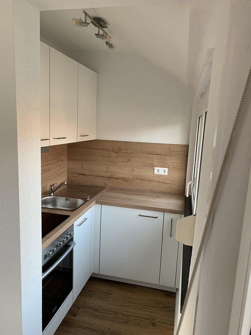 Prenájom bytu 1-izbový 31 m², Stuttgart, Bádensko-Wurttembersko Prenájom bytu 1-izbový 31 m², Stuttgart, Bádensko-Wurttembersko