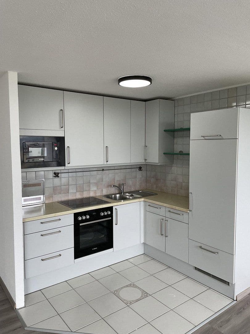 Prenájom bytu 1-izbový 56 m², Freiburger Straße 21, Heidelberg, Bádensko-Wurttembersko Prenájom bytu 1-izbový 56 m², Freiburger Straße 21, Heidelberg, Bádensko-Wurttembersko
