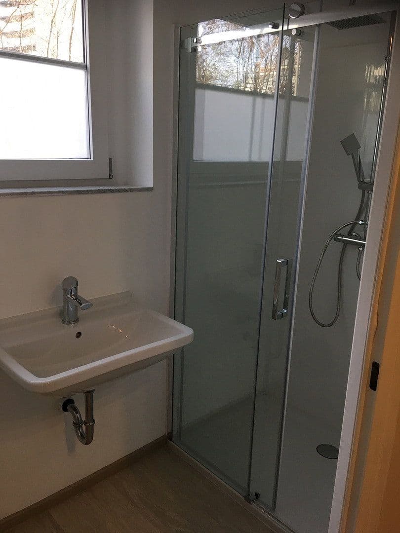 Prenájom bytu 3-izbový 50 m², Köln, Severné Porýnie - Westfálsko Prenájom bytu 3-izbový 50 m², Köln, Severné Porýnie - Westfálsko