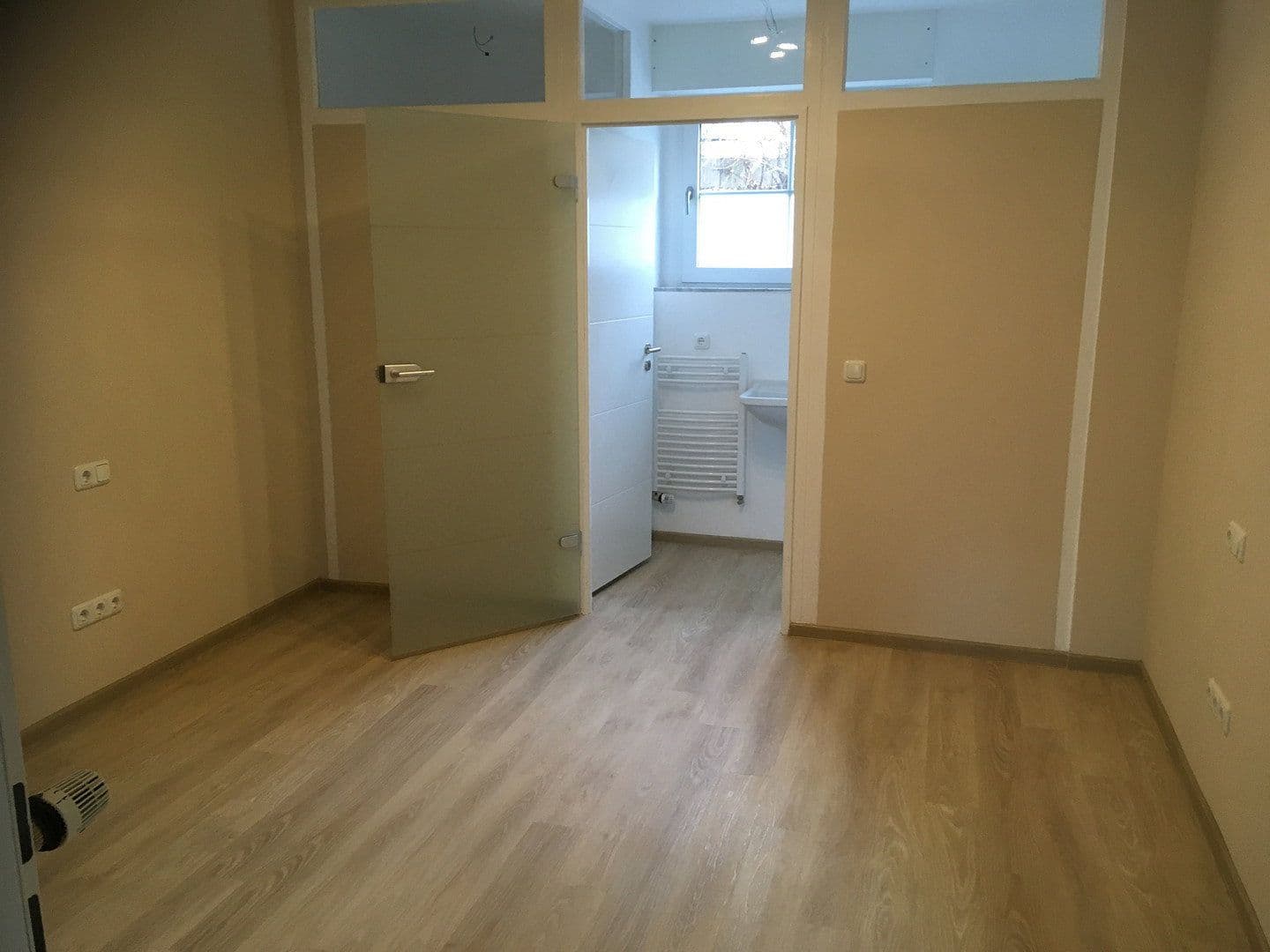 Prenájom bytu 3-izbový 50 m², Köln, Severné Porýnie - Westfálsko Prenájom bytu 3-izbový 50 m², Köln, Severné Porýnie - Westfálsko
