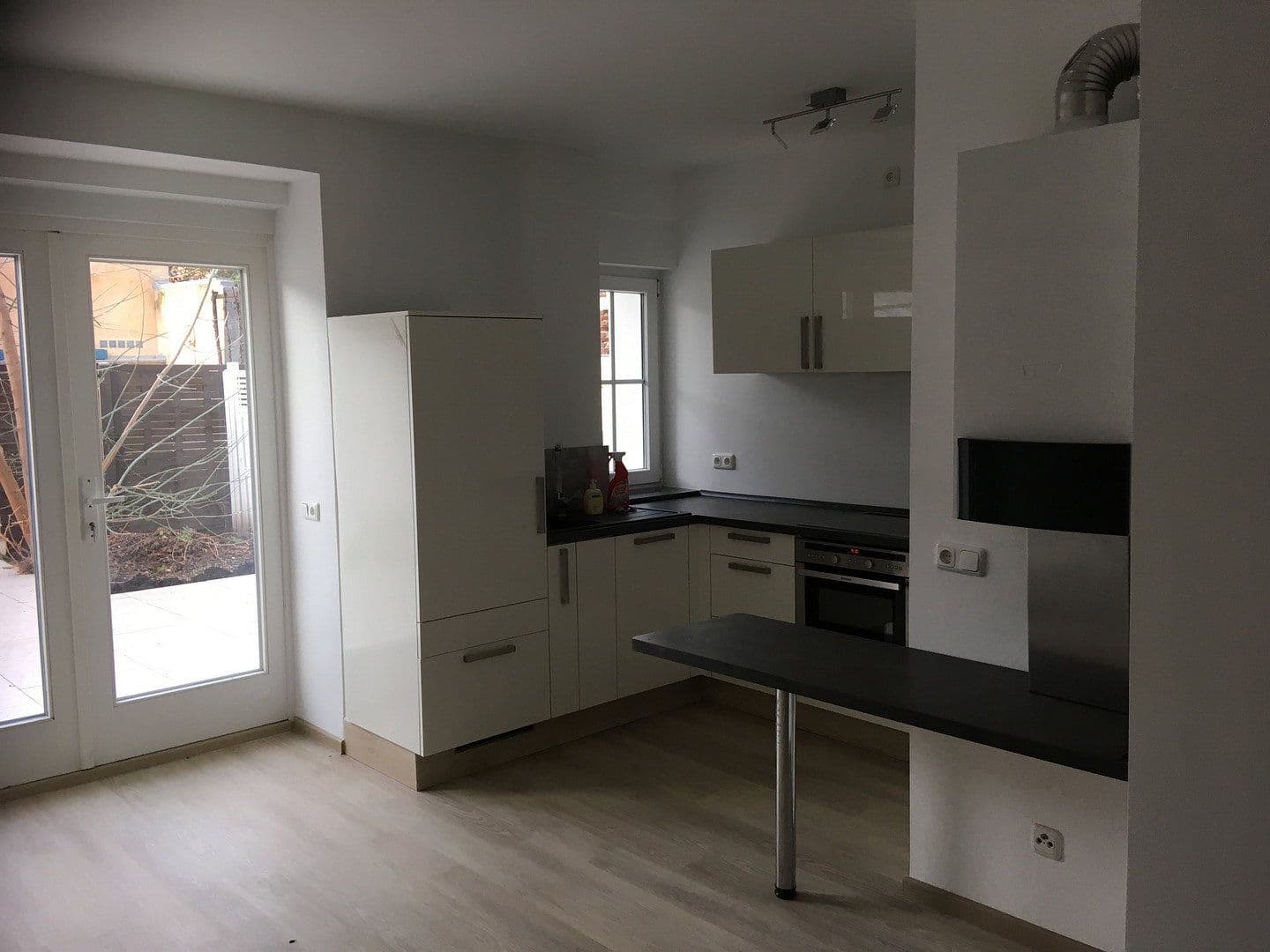Prenájom bytu 3-izbový 50 m², Köln, Severné Porýnie - Westfálsko Prenájom bytu 3-izbový 50 m², Köln, Severné Porýnie - Westfálsko