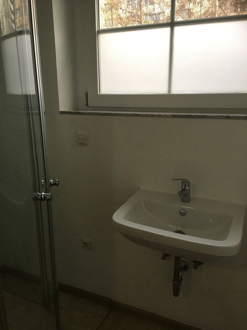 Prenájom bytu 3-izbový 50 m², Köln, Severné Porýnie - Westfálsko Prenájom bytu 3-izbový 50 m², Köln, Severné Porýnie - Westfálsko