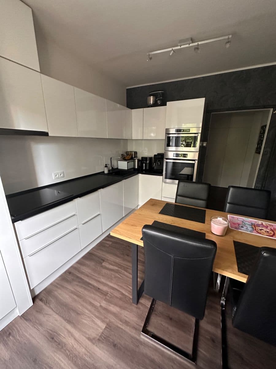 Prenájom bytu 2-izbový 64 m², Na Padesátém, Praha, Praha Prenájom bytu 2-izbový 64 m², Na Padesátém, Praha, Praha