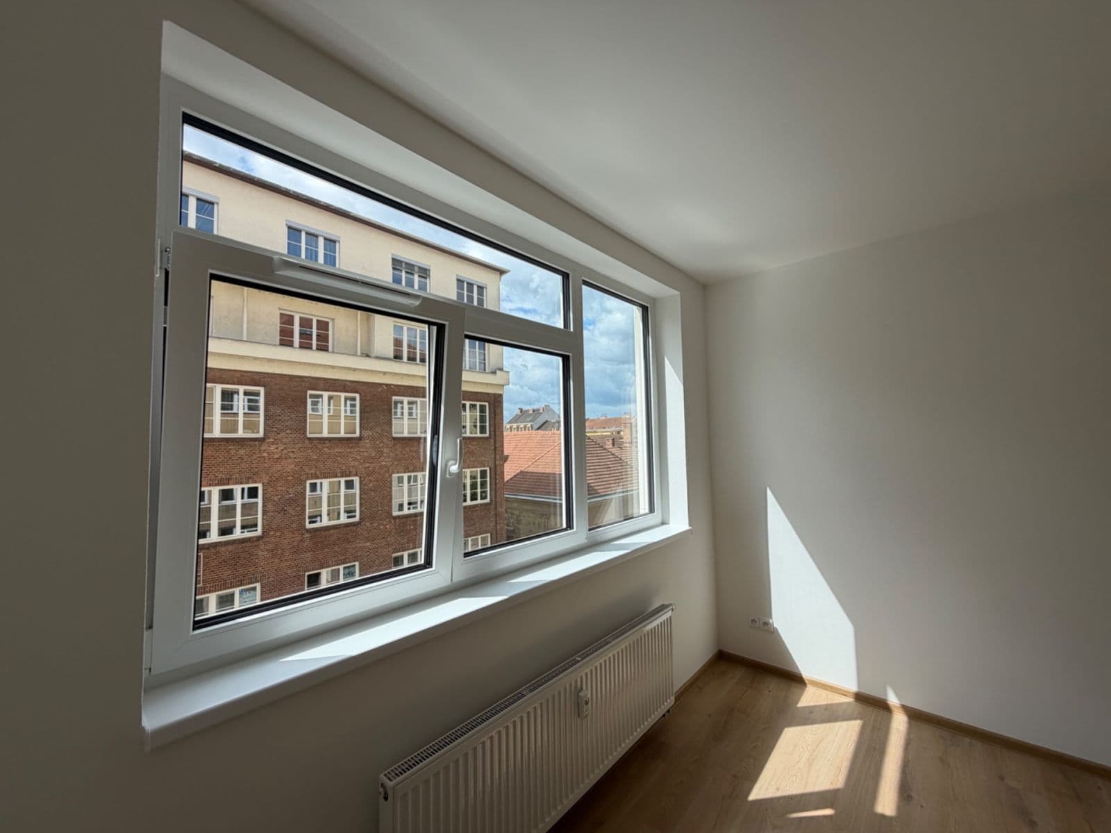Prenájom bytu 2-izbový 36 m², Bratislavská, Brno, Jihomoravský kraj Prenájom bytu 2-izbový 36 m², Bratislavská, Brno, Jihomoravský kraj