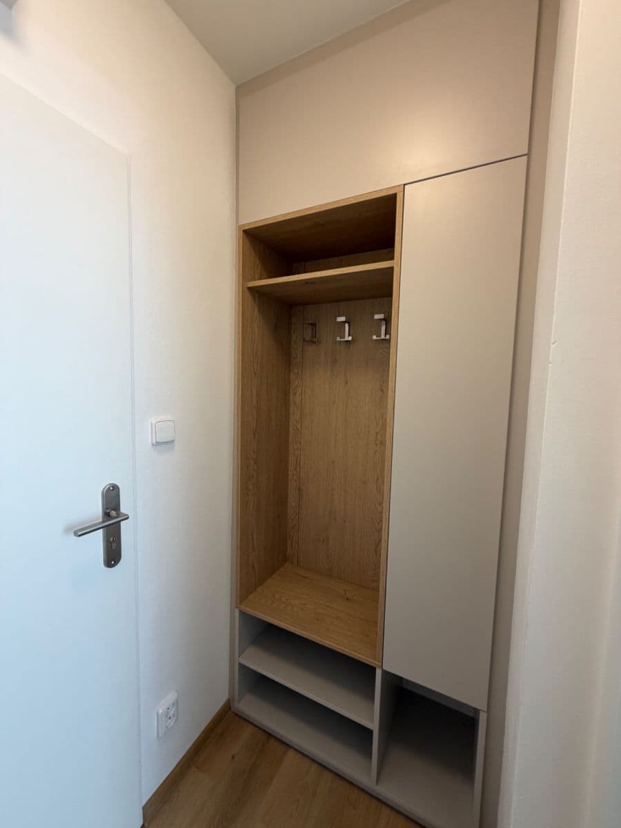 Prenájom bytu 2-izbový 36 m², Bratislavská, Brno, Jihomoravský kraj Prenájom bytu 2-izbový 36 m², Bratislavská, Brno, Jihomoravský kraj