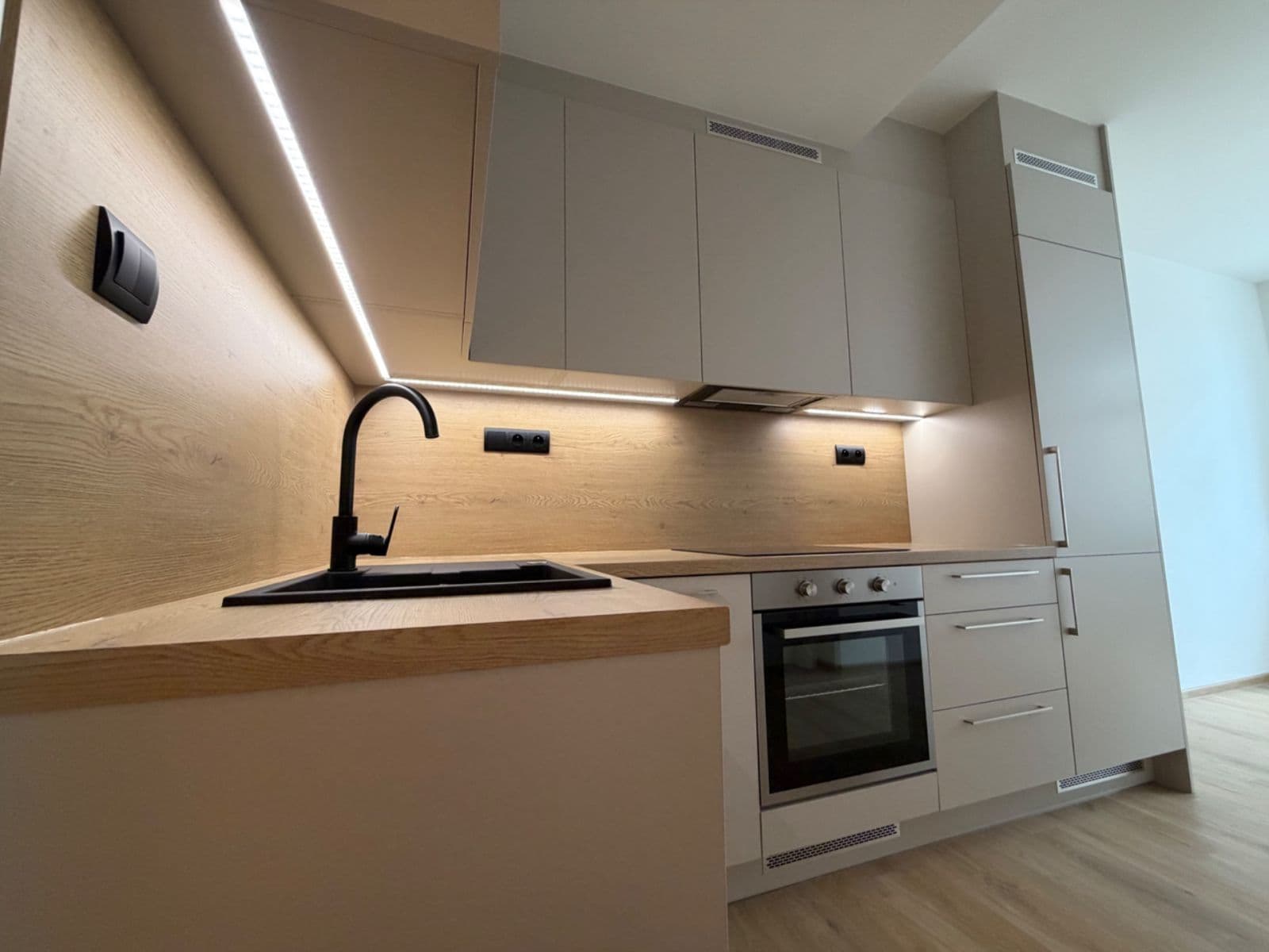 Prenájom bytu 2-izbový 36 m², Bratislavská, Brno, Jihomoravský kraj Prenájom bytu 2-izbový 36 m², Bratislavská, Brno, Jihomoravský kraj