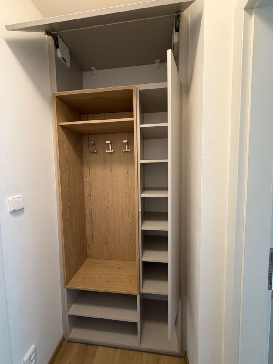 Prenájom bytu 2-izbový 36 m², Bratislavská, Brno, Jihomoravský kraj Prenájom bytu 2-izbový 36 m², Bratislavská, Brno, Jihomoravský kraj