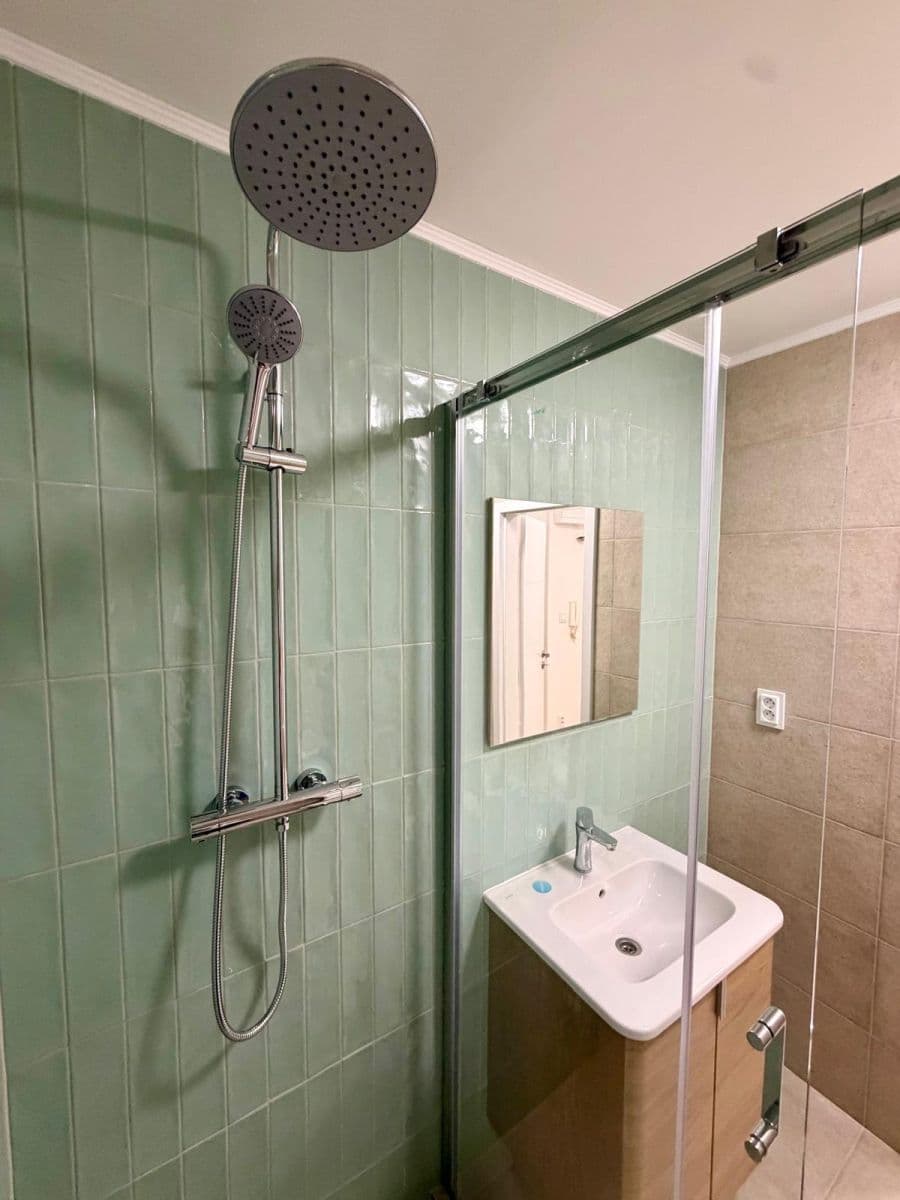 Prenájom bytu 2-izbový 44 m², Plickova, Praha, Praha Prenájom bytu 2-izbový 44 m², Plickova, Praha, Praha