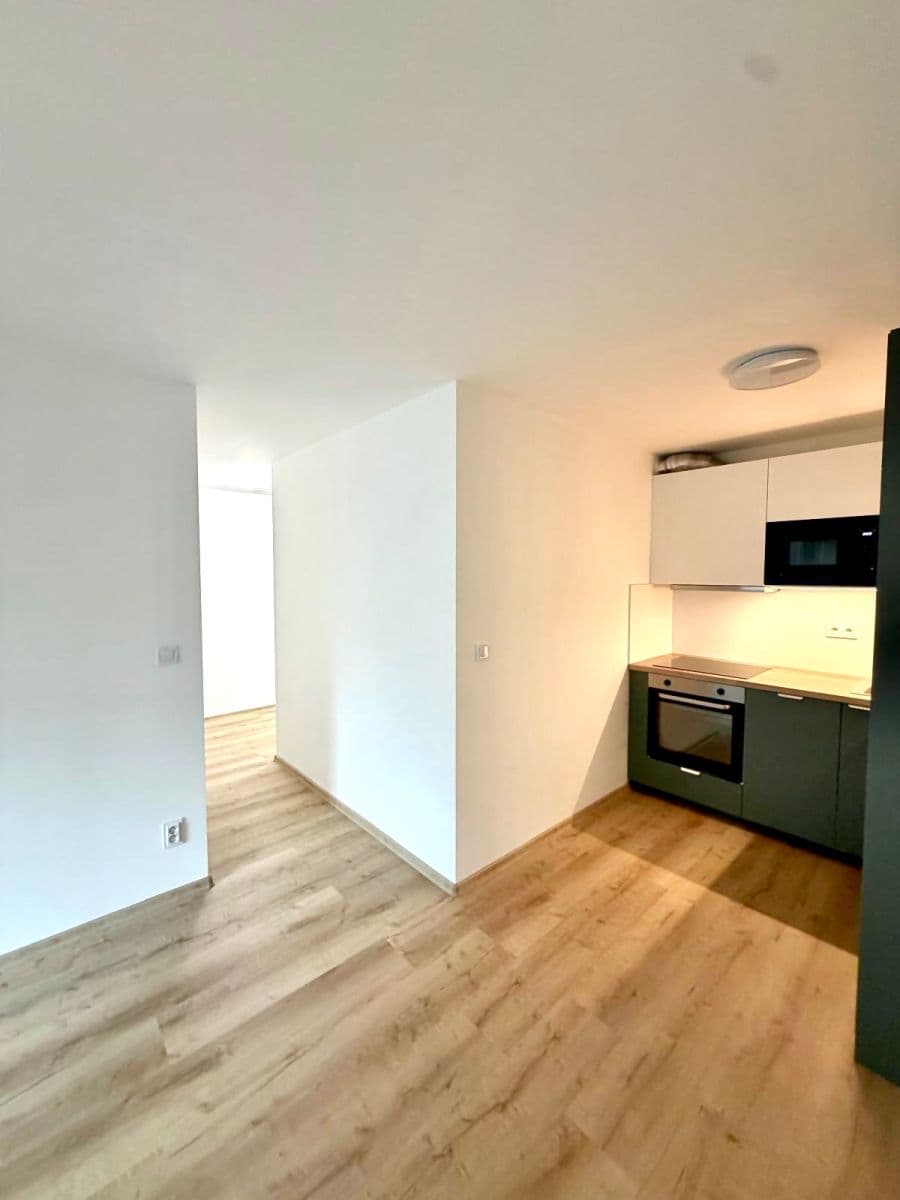 Prenájom bytu 2-izbový 44 m², Plickova, Praha, Praha Prenájom bytu 2-izbový 44 m², Plickova, Praha, Praha