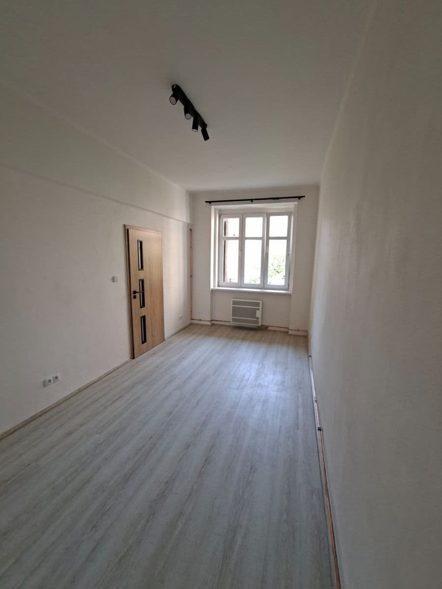 Prenájom bytu 2-izbový 50 m², Saratovská, Praha, Praha Prenájom bytu 2-izbový 50 m², Saratovská, Praha, Praha