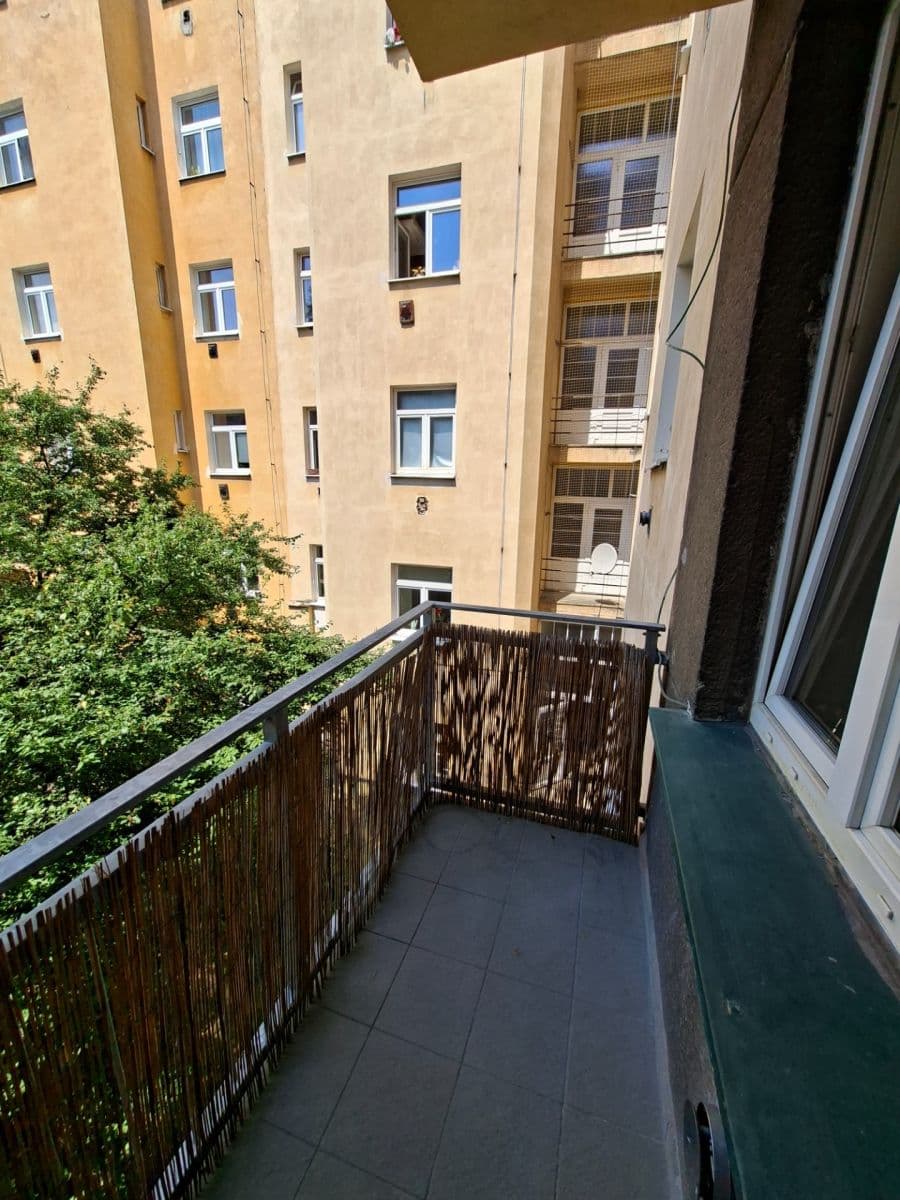Prenájom bytu 2-izbový 50 m², Saratovská, Praha, Praha Prenájom bytu 2-izbový 50 m², Saratovská, Praha, Praha