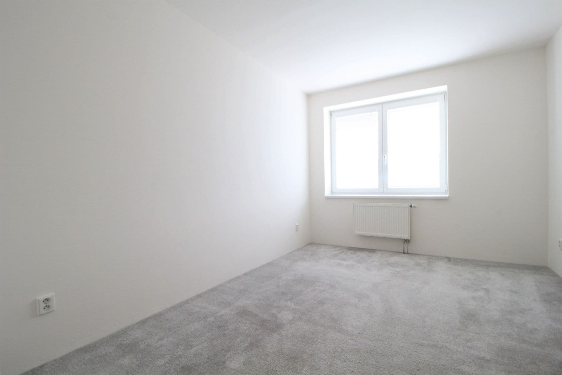 Prenájom bytu 3-izbový 78 m², Padovská, Praha, Praha Prenájom bytu 3-izbový 78 m², Padovská, Praha, Praha