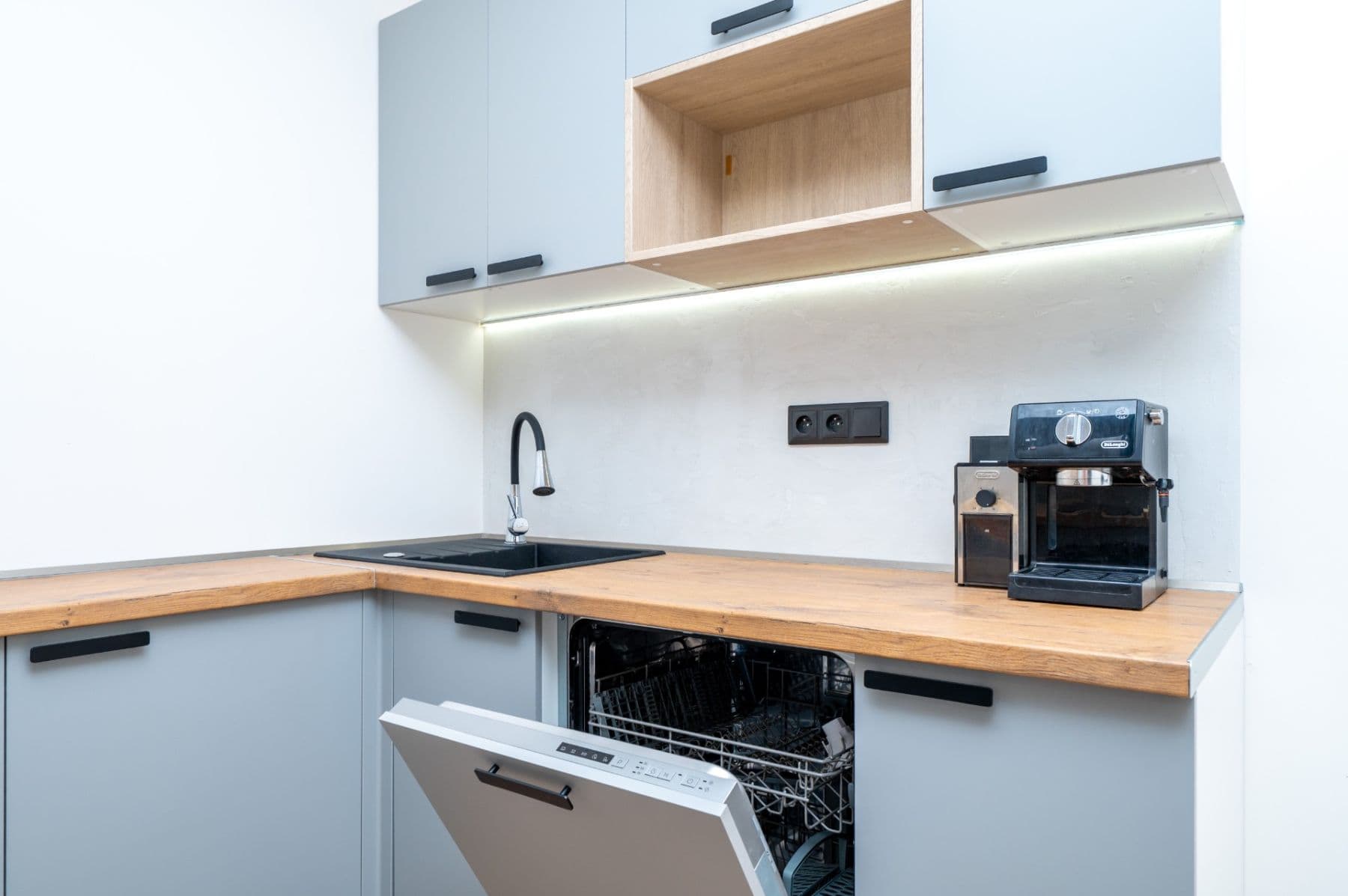 Predaj bytu 3-izbový 74 m², Pionýrů, Frýdek-Místek, Moravskoslezský kraj Predaj bytu 3-izbový 74 m², Pionýrů, Frýdek-Místek, Moravskoslezský kraj