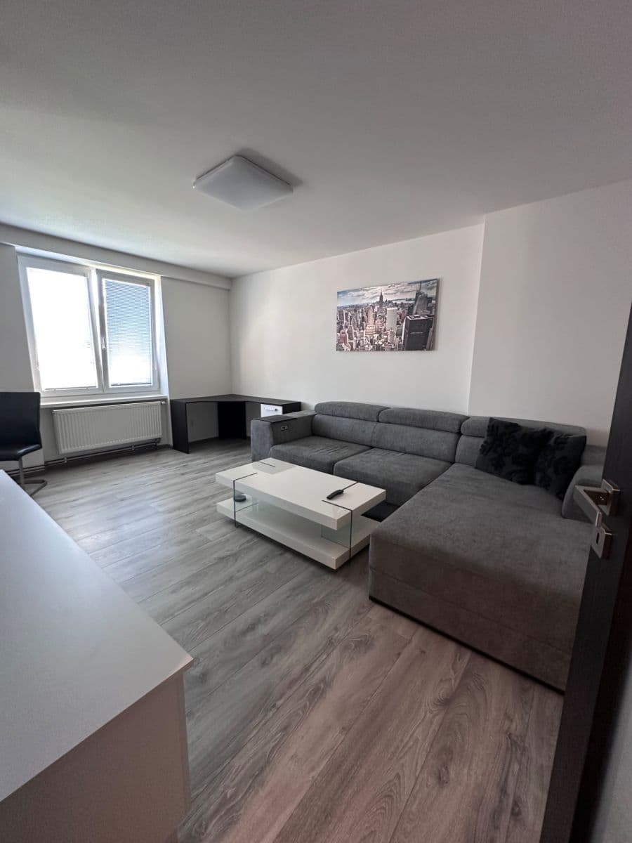 Prenájom bytu 2-izbový 48 m², nábřeží T. G. Masaryka, Rakovník, Středočeský kraj Prenájom bytu 2-izbový 48 m², nábřeží T. G. Masaryka, Rakovník, Středočeský kraj