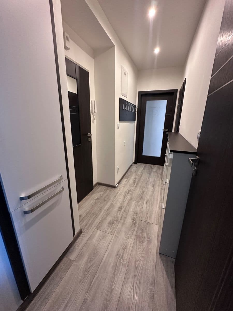 Prenájom bytu 2-izbový 48 m², nábřeží T. G. Masaryka, Rakovník, Středočeský kraj Prenájom bytu 2-izbový 48 m², nábřeží T. G. Masaryka, Rakovník, Středočeský kraj