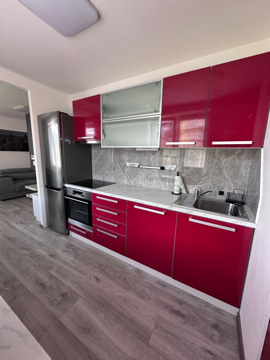Prenájom bytu 2-izbový 48 m², nábřeží T. G. Masaryka, Rakovník, Středočeský kraj Prenájom bytu 2-izbový 48 m², nábřeží T. G. Masaryka, Rakovník, Středočeský kraj