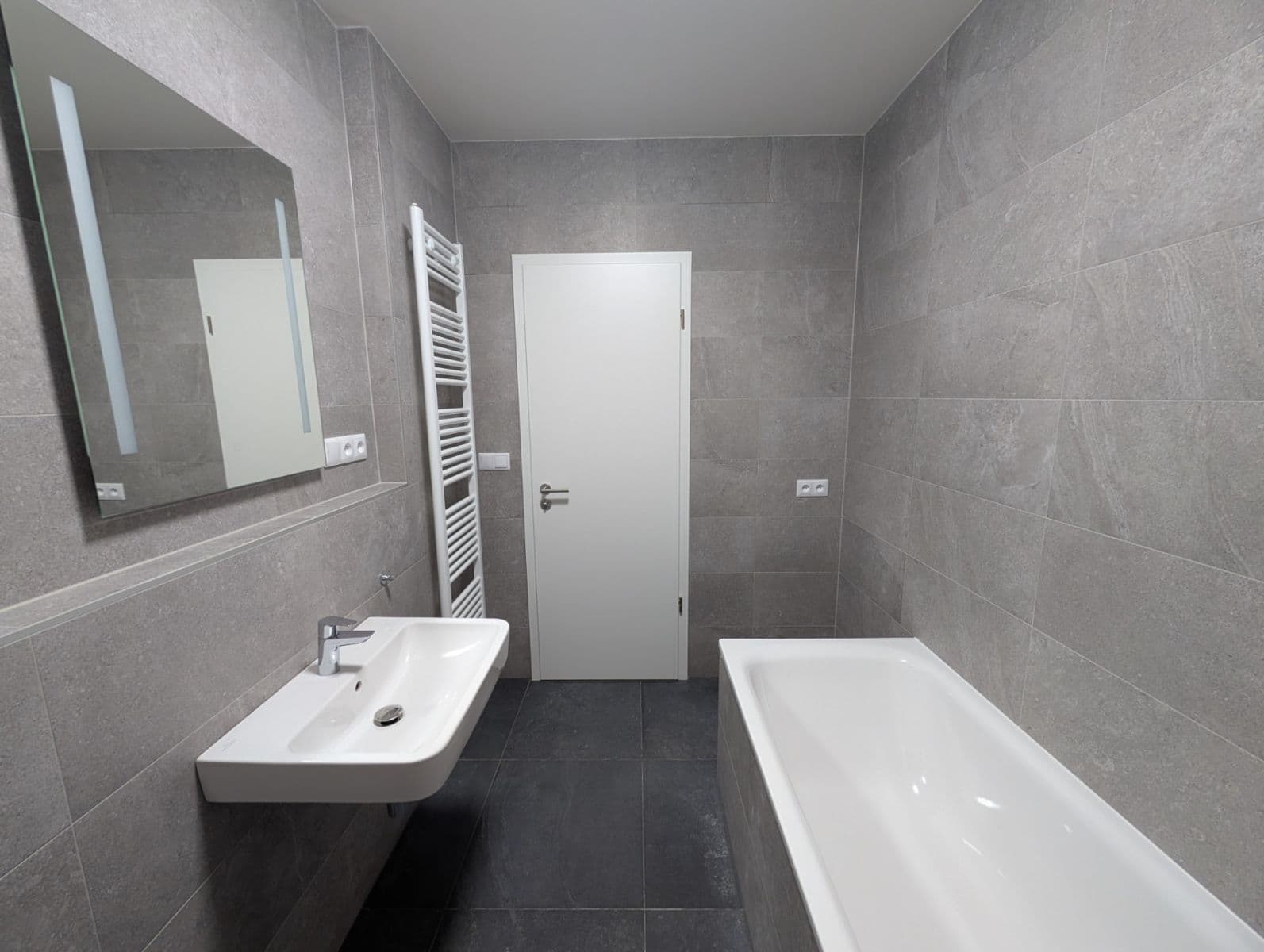 Prenájom bytu 1-izbový 33 m², Divíškové, Praha, Praha Prenájom bytu 1-izbový 33 m², Divíškové, Praha, Praha