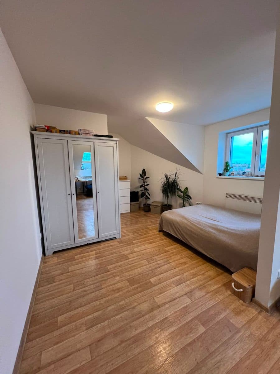 Prenájom bytu 1-izbový 32 m², V Korytech, Praha, Praha Prenájom bytu 1-izbový 32 m², V Korytech, Praha, Praha