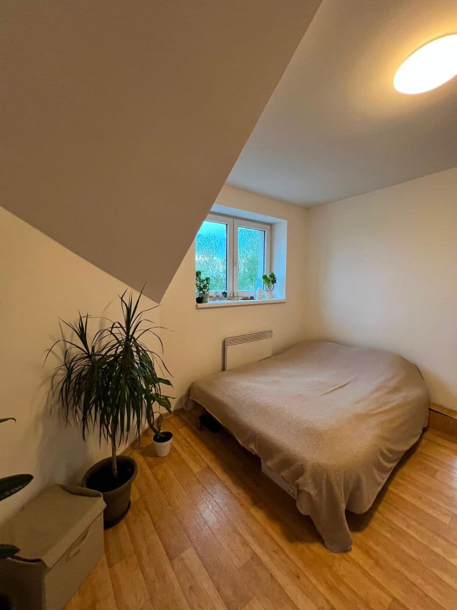 Prenájom bytu 1-izbový 32 m², V Korytech, Praha, Praha Prenájom bytu 1-izbový 32 m², V Korytech, Praha, Praha