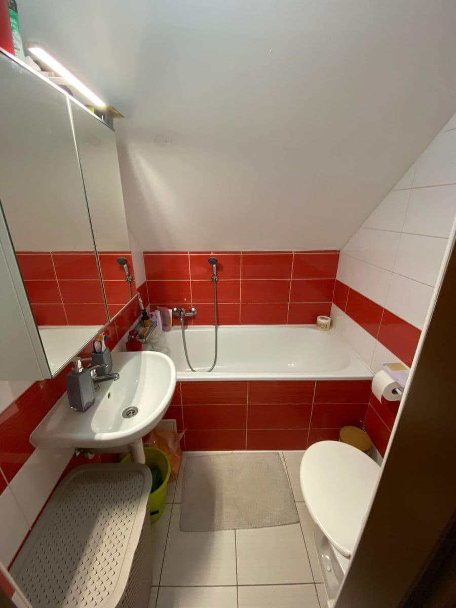 Prenájom bytu 1-izbový 32 m², V Korytech, Praha, Praha Prenájom bytu 1-izbový 32 m², V Korytech, Praha, Praha