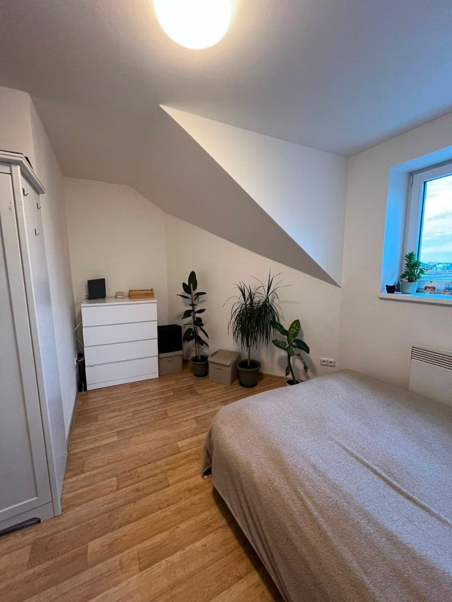 Prenájom bytu 1-izbový 32 m², V Korytech, Praha, Praha Prenájom bytu 1-izbový 32 m², V Korytech, Praha, Praha