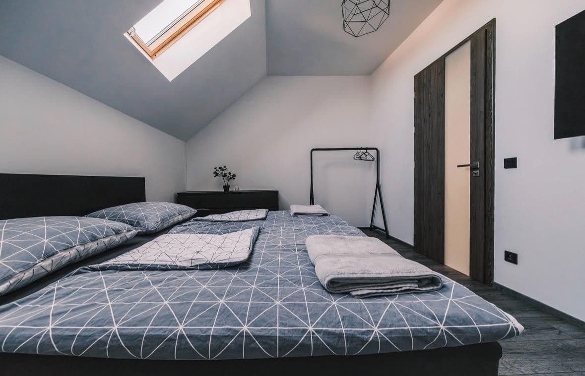 Prenájom bytu 220 m², K Jízdárně, Doubravčice, Středočeský kraj Prenájom bytu 220 m², K Jízdárně, Doubravčice, Středočeský kraj