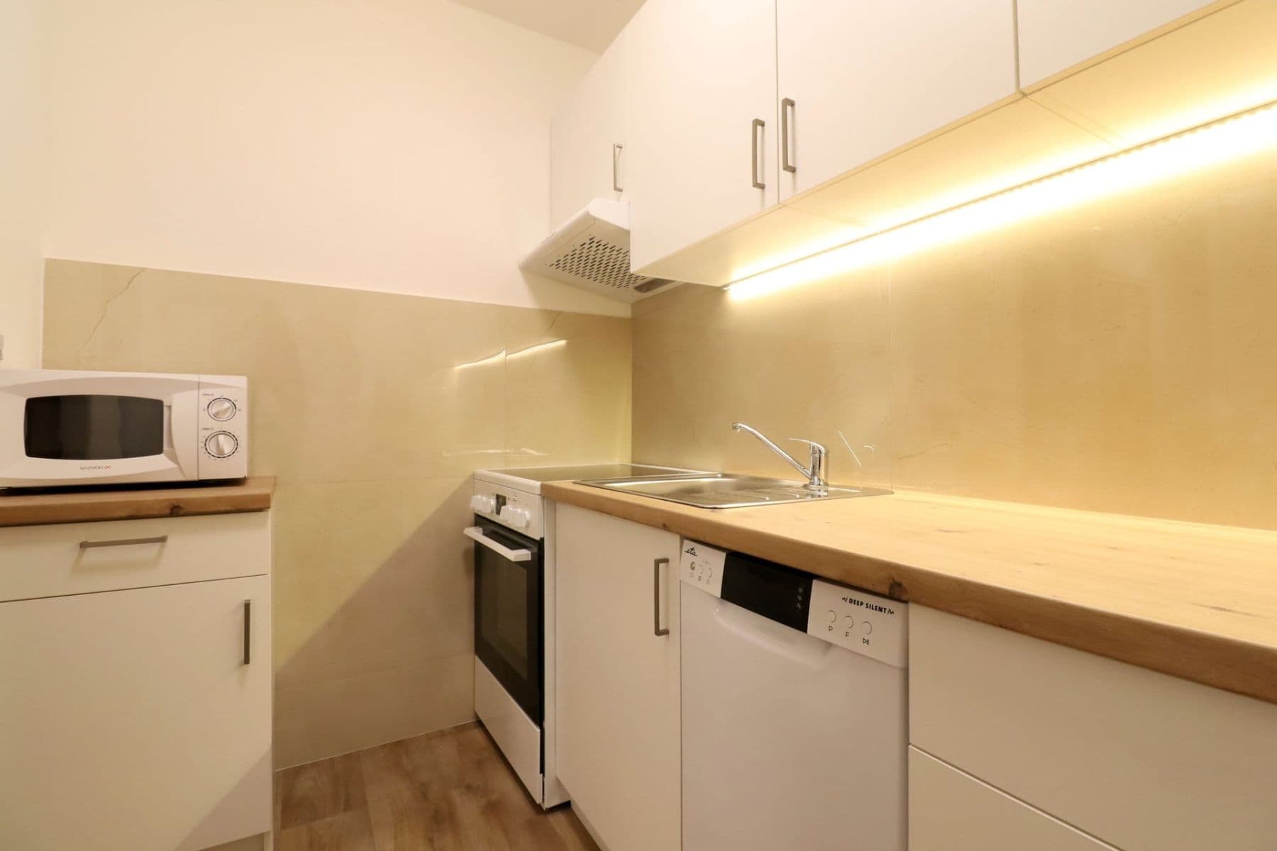 Prenájom bytu 2-izbový 46 m², Štětínská, Praha, Praha Prenájom bytu 2-izbový 46 m², Štětínská, Praha, Praha