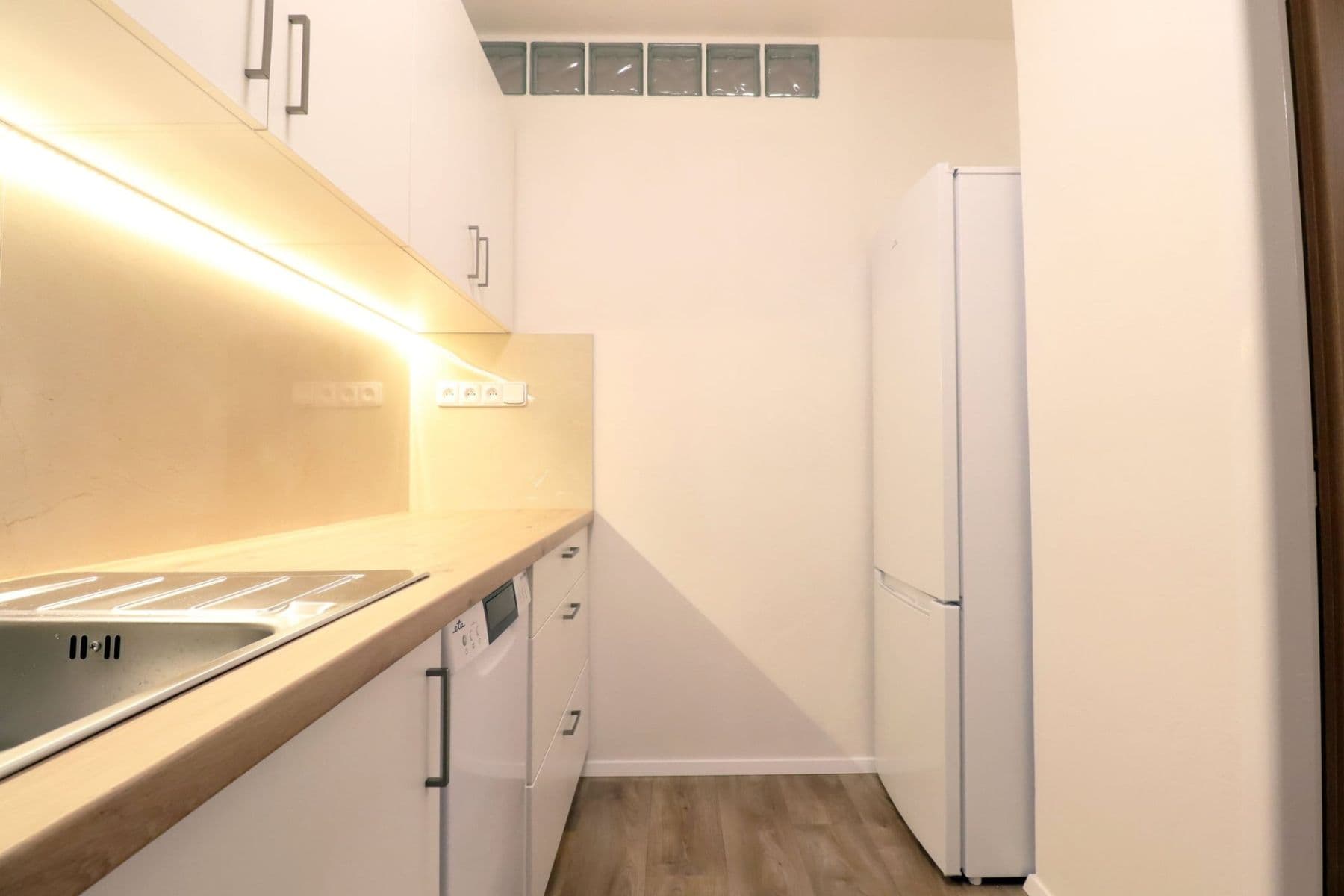 Prenájom bytu 2-izbový 46 m², Štětínská, Praha, Praha Prenájom bytu 2-izbový 46 m², Štětínská, Praha, Praha