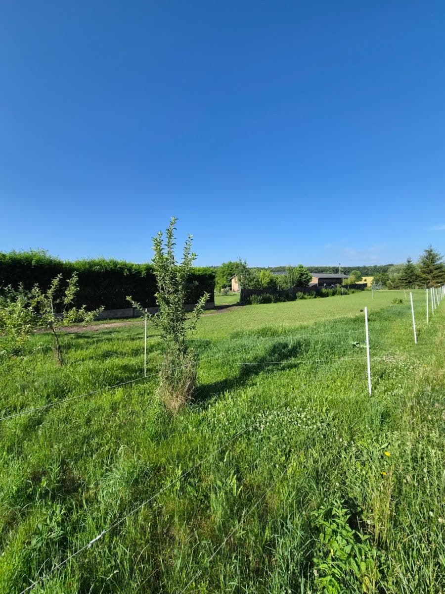 Predaj pozemku 1.277 m², Dobřenice, Královéhradecký kraj Predaj pozemku 1.277 m², Dobřenice, Královéhradecký kraj