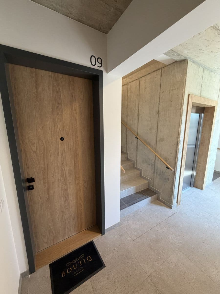 Prenájom bytu 1-izbový 32 m², Dunovského, Praha, Praha Prenájom bytu 1-izbový 32 m², Dunovského, Praha, Praha