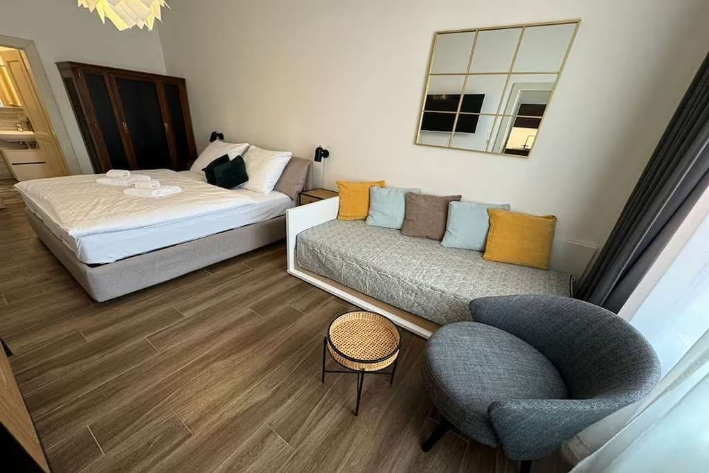 Prenájom bytu 43 m², Legerova, Praha, Praha Prenájom bytu 43 m², Legerova, Praha, Praha