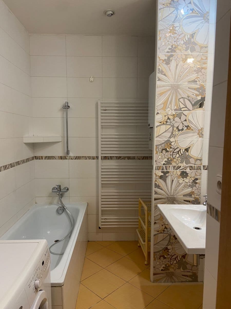 Prenájom bytu 2-izbový 58 m², Národní obrany, Praha, Praha Prenájom bytu 2-izbový 58 m², Národní obrany, Praha, Praha