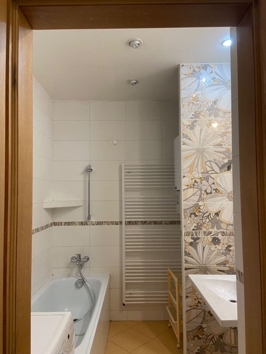 Prenájom bytu 2-izbový 58 m², Národní obrany, Praha, Praha Prenájom bytu 2-izbový 58 m², Národní obrany, Praha, Praha