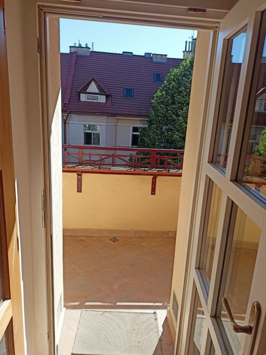 Prenájom bytu 2-izbový 58 m², Národní obrany, Praha, Praha Prenájom bytu 2-izbový 58 m², Národní obrany, Praha, Praha