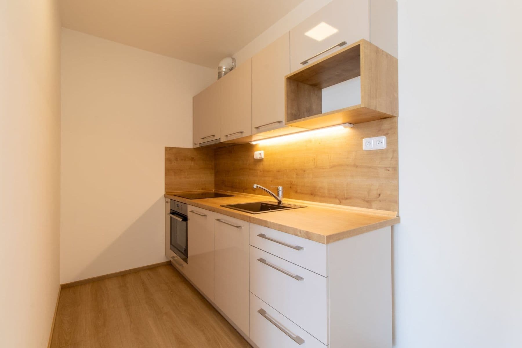 Prenájom bytu 2-izbový 40 m², Honzíkova, Praha, Praha Prenájom bytu 2-izbový 40 m², Honzíkova, Praha, Praha