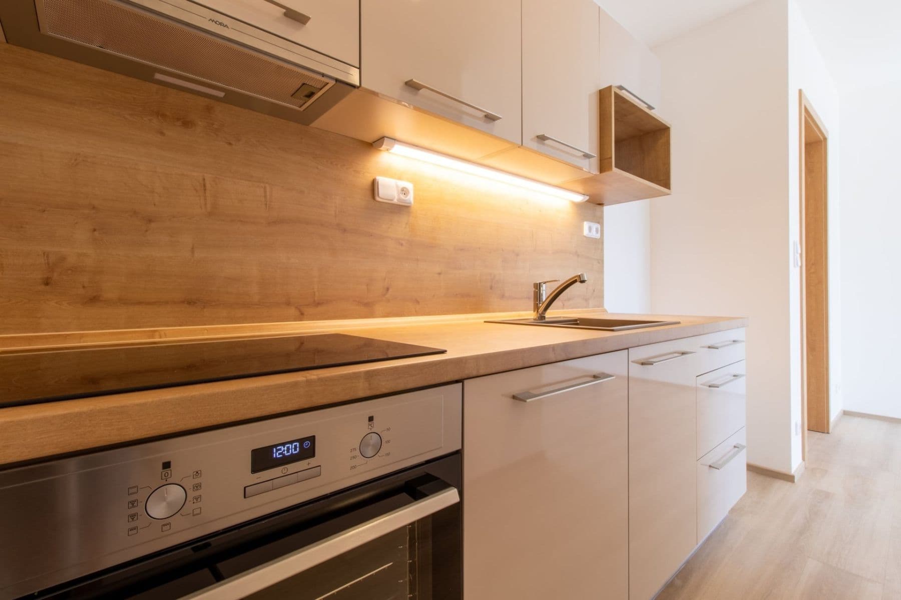 Prenájom bytu 2-izbový 40 m², Honzíkova, Praha, Praha Prenájom bytu 2-izbový 40 m², Honzíkova, Praha, Praha
