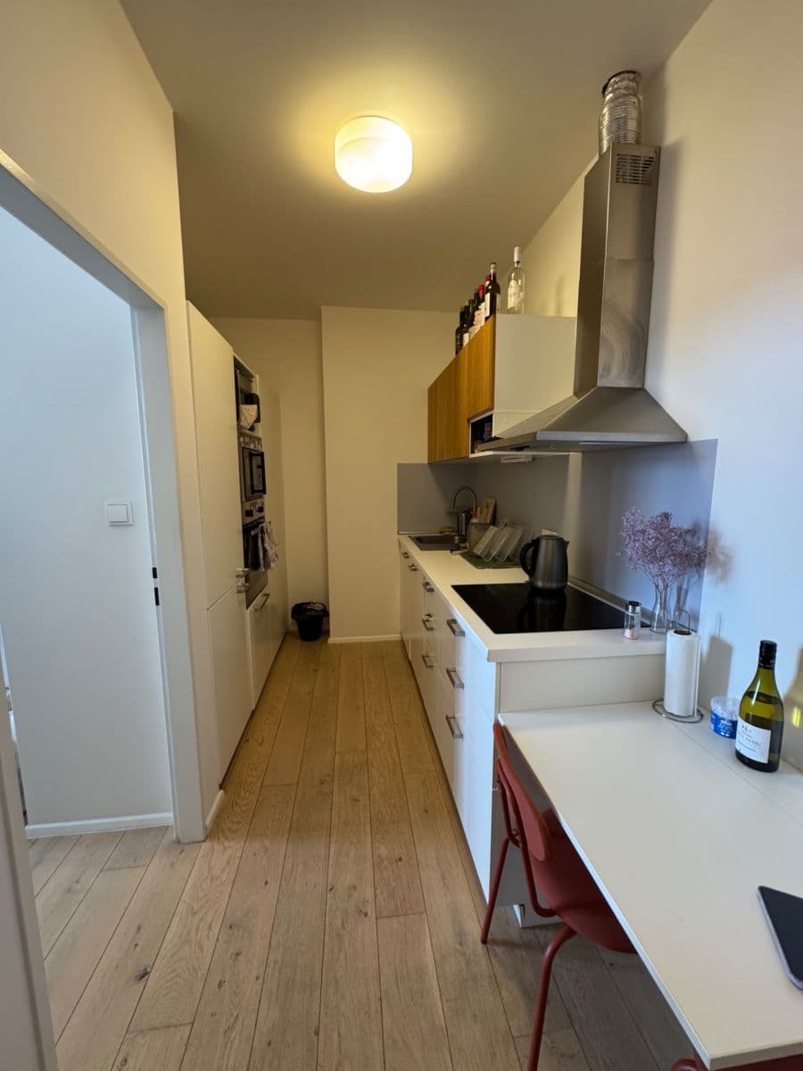 Prenájom bytu 2-izbový 43 m², Lucemburská, Praha, Praha Prenájom bytu 2-izbový 43 m², Lucemburská, Praha, Praha