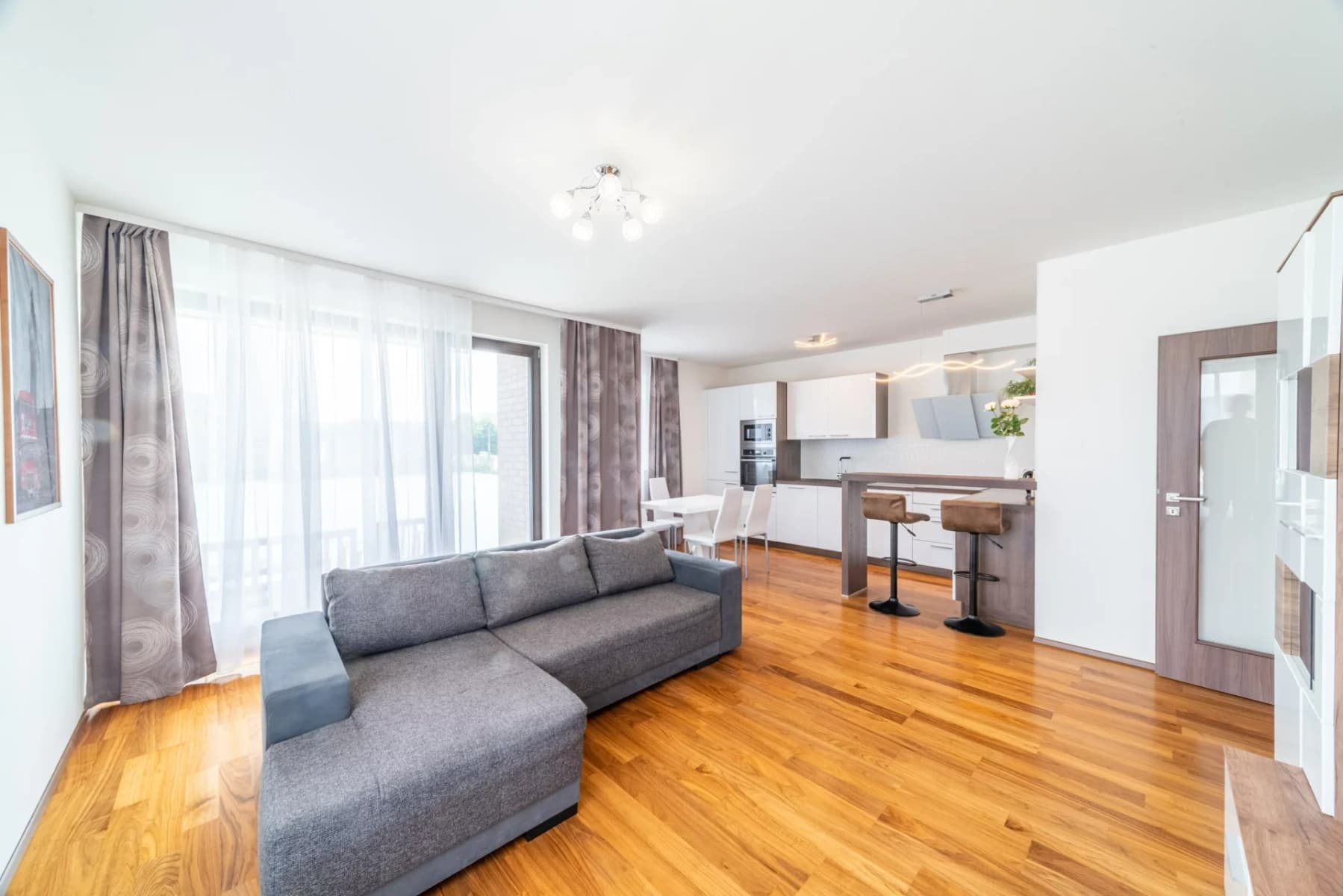 Prenájom bytu 2-izbový 62 m², Nekvasilova, Praha, Praha Prenájom bytu 2-izbový 62 m², Nekvasilova, Praha, Praha
