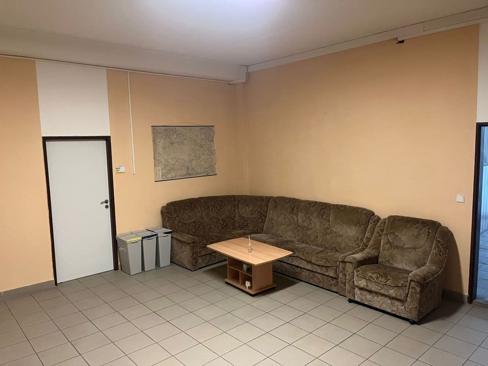 Prenájom kancelárie 42 m², Jana Kubelíka, Most, Ústecký kraj Prenájom kancelárie 42 m², Jana Kubelíka, Most, Ústecký kraj