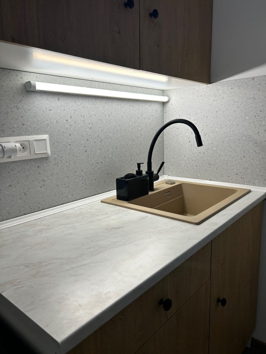 Prenájom bytu 1-izbový 36 m², Na hôrke, Nitra, Nitriansky kraj Prenájom bytu 1-izbový 36 m², Na hôrke, Nitra, Nitriansky kraj
