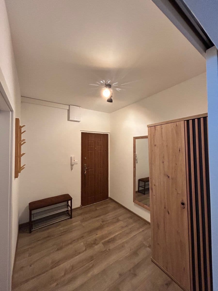 Prenájom bytu 1-izbový 36 m², Na hôrke, Nitra, Nitriansky kraj Prenájom bytu 1-izbový 36 m², Na hôrke, Nitra, Nitriansky kraj