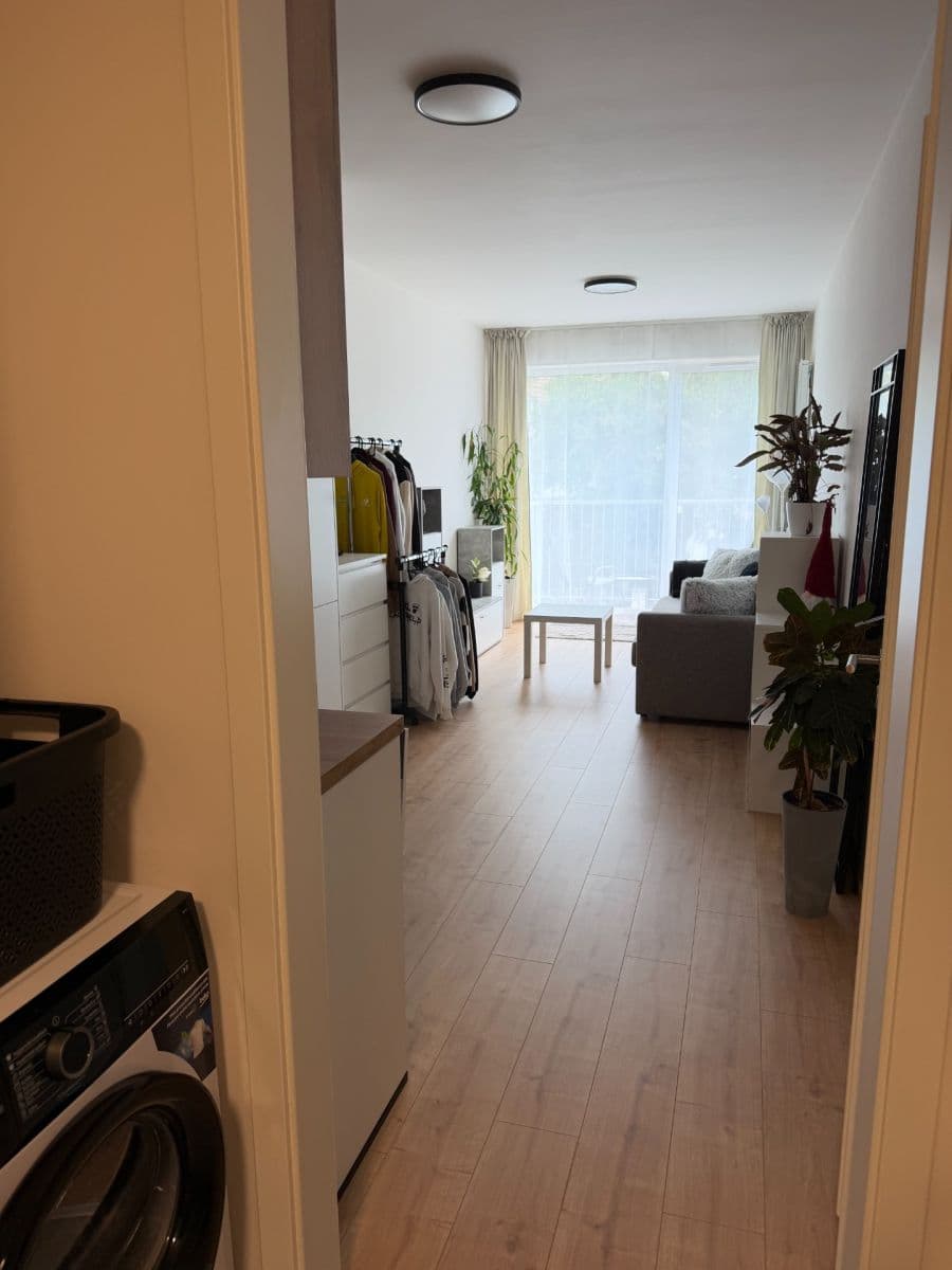 Prenájom bytu 1-izbový 31 m², Českobrodská, Praha, Praha Prenájom bytu 1-izbový 31 m², Českobrodská, Praha, Praha