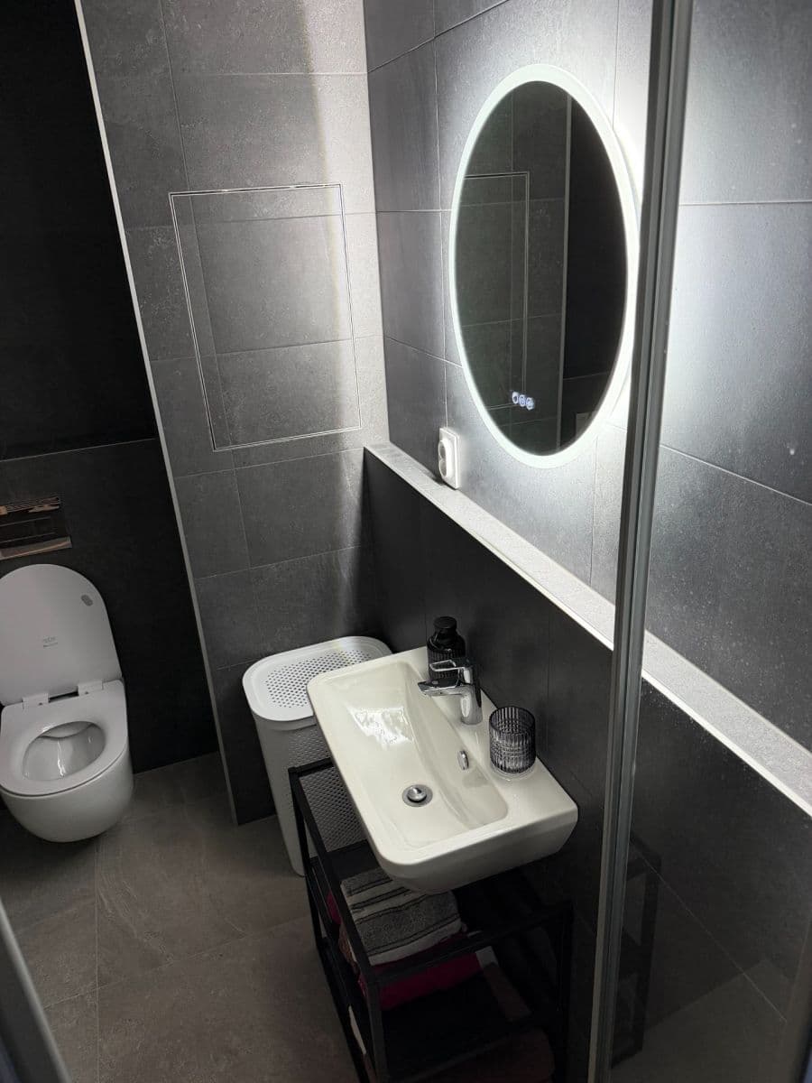 Prenájom bytu 1-izbový 31 m², Českobrodská, Praha, Praha Prenájom bytu 1-izbový 31 m², Českobrodská, Praha, Praha
